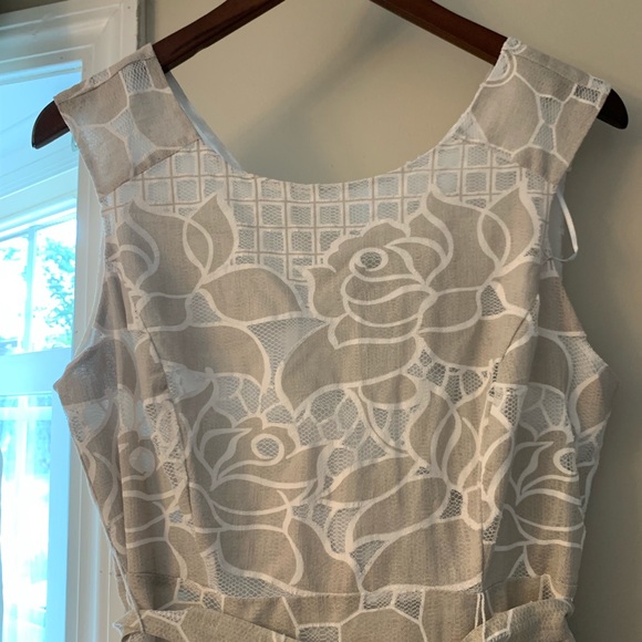 Women’s Work Dress - size 12 - flower pattern - Picture 4 of 8